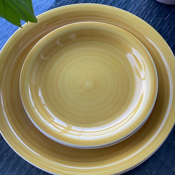 Brylane Home Yellow Swirl Bowl Salad Dinner Plate Set 6 - Picture 6 of 7